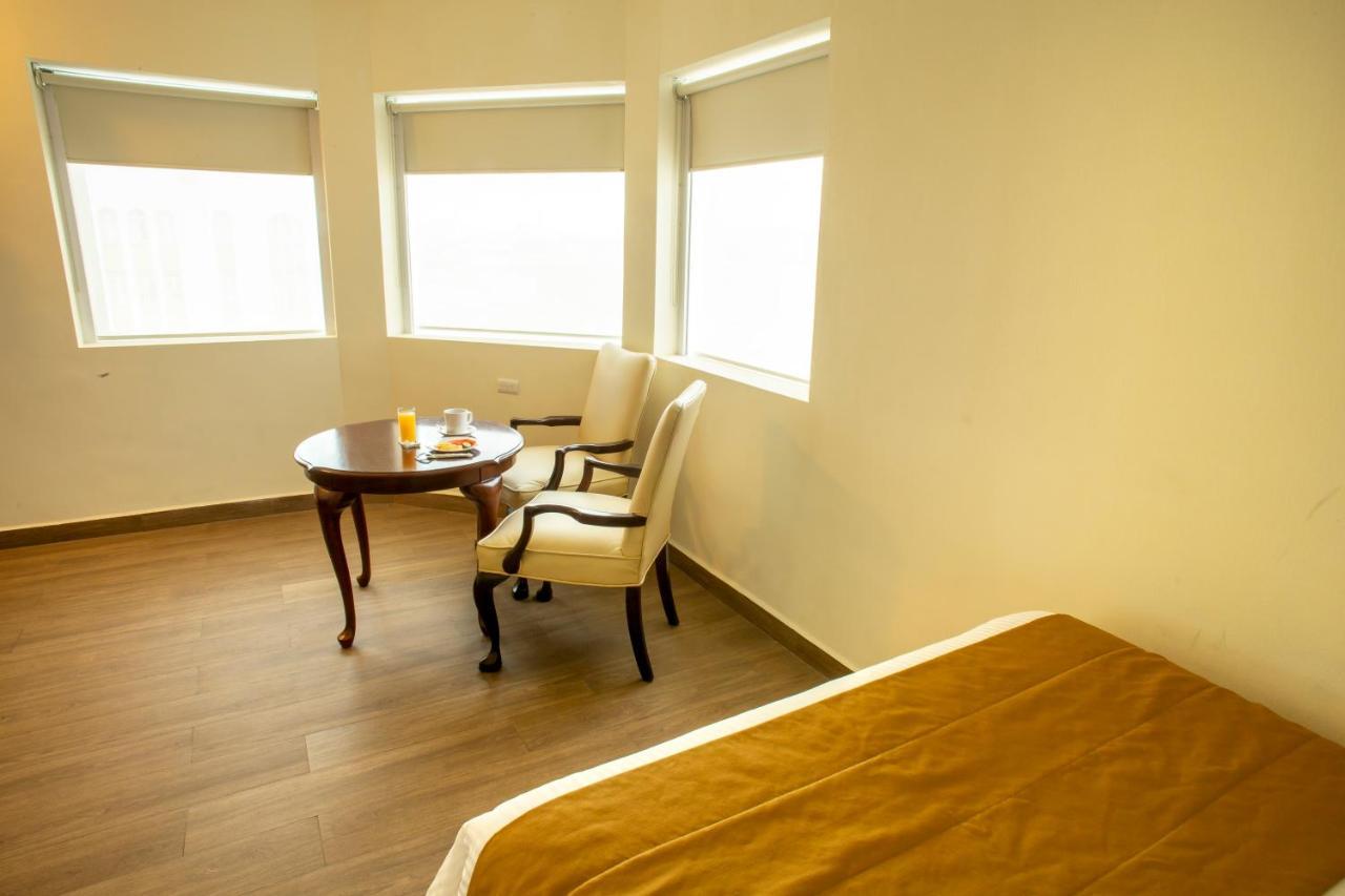 Hotel Plaza Calzada Монтеррей Экстерьер фото