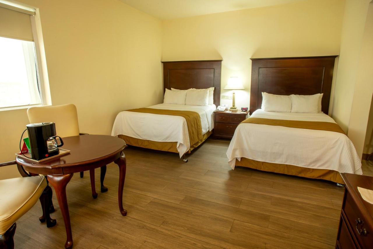 Hotel Plaza Calzada Монтеррей Экстерьер фото